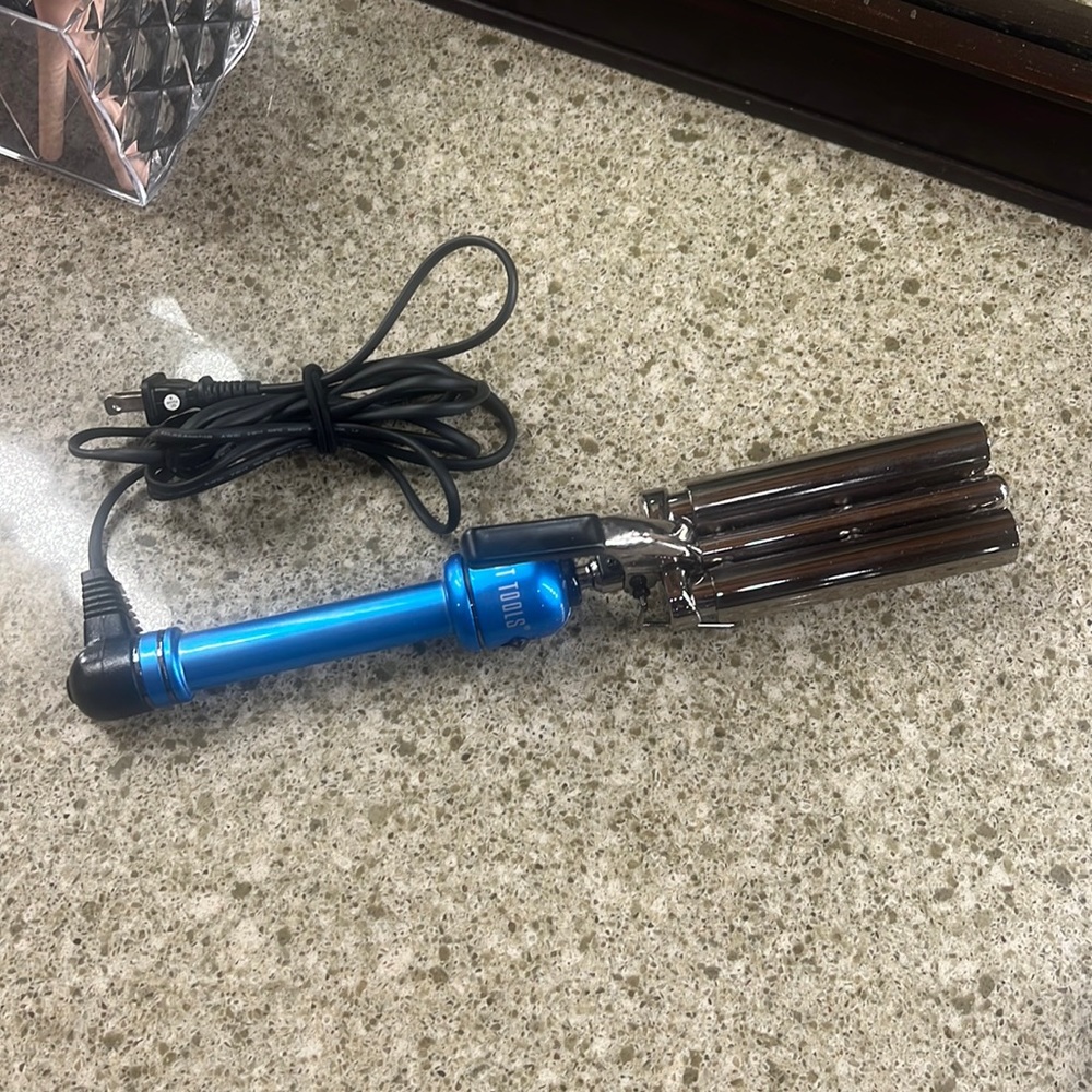 Hot Tools Barrel Waver